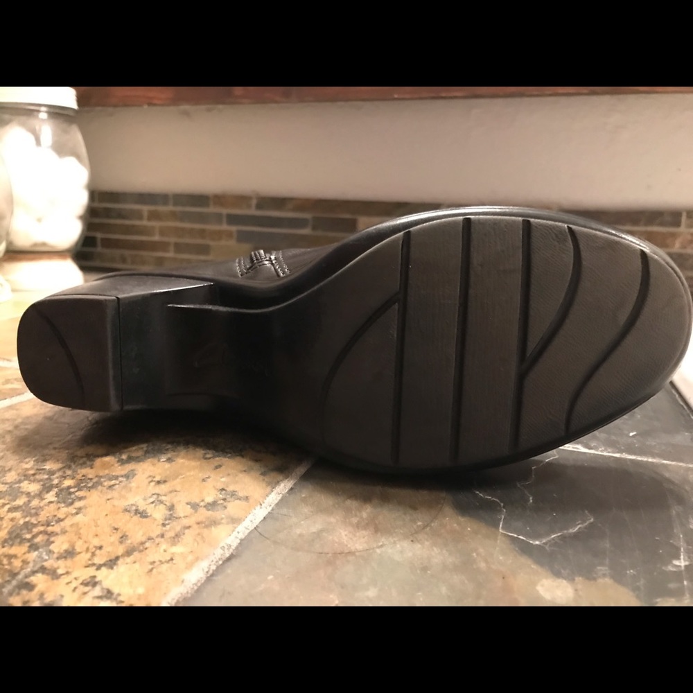 Boots - Picture 4 of 6